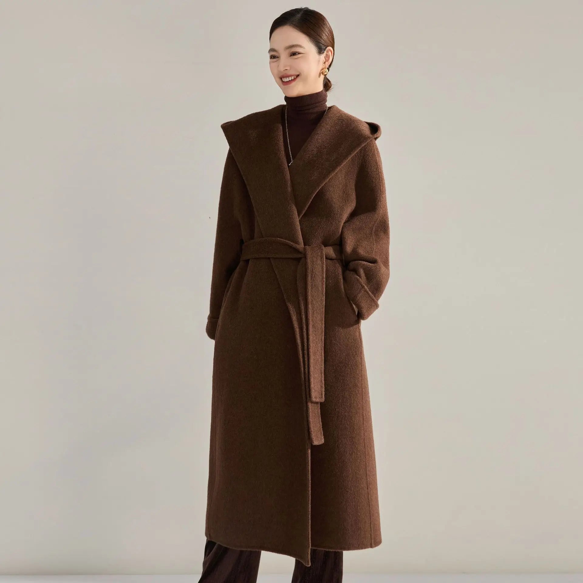 2024 Winter New High End Silk Cashmere Woolen Coat Women Long Hooded Bathrobe Solid Color Hoodie Elegant Wool Overcoat 15485 Hoodie with Emblem Brand Identity 2024 Winter New High End Silk Cashmere Woolen Coat Women Long Hooded Bathrobe Solid Color Hoodie Elegant Wool Overcoat 15485 Hoodie with Emblem Brand Identity