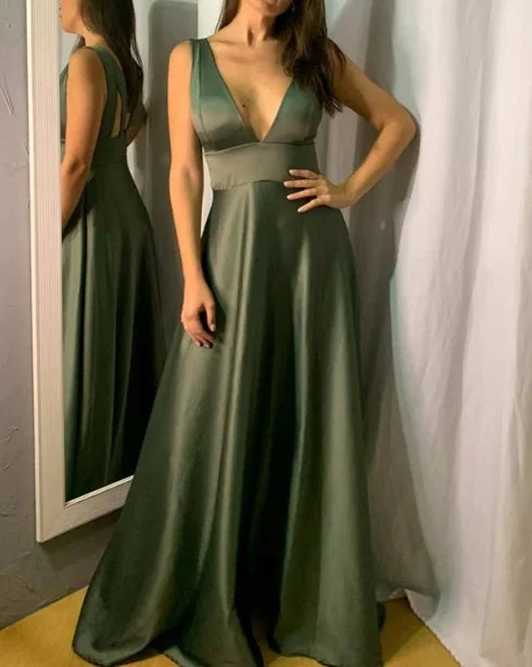 Long Satin V Neck Empire Bridesmaid Dresses A-Line Evening Dresses Crew Neckline Sporty Long Satin V Neck Empire Bridesmaid Dresses A-Line Evening Dresses Crew Neckline Sporty